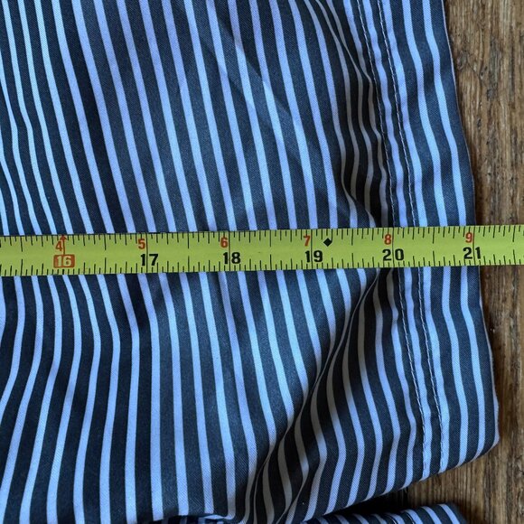 NWOT - Black & White Striped Board Shorts - Men size XL - Picture 5 of 7
